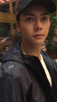 吃瓜娱乐圈来来来吃瓜,揭秘明星幕后故事，一起吃瓜看热闹